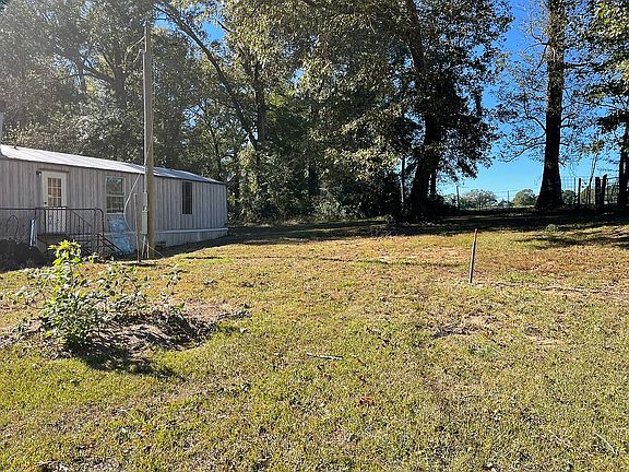 5th image of 1083 County Road 2216