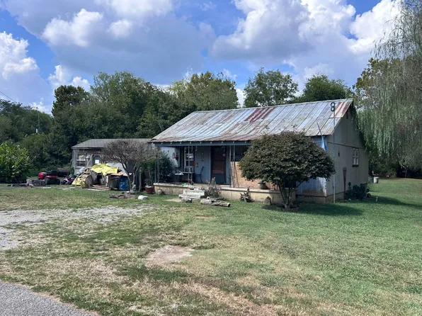 707 Acorn Gap Rd, Madisonville, TN 37354