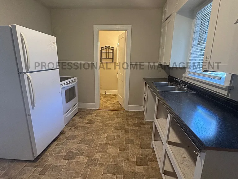 203 Old Mill Rd — Photo 2