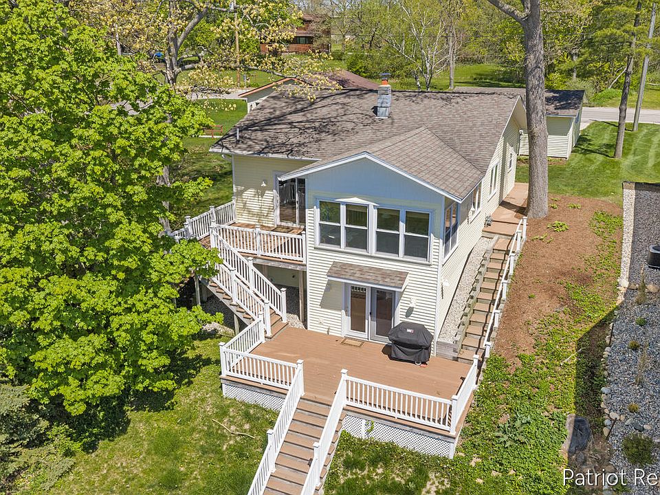1st image of 6702 W Lake Dr