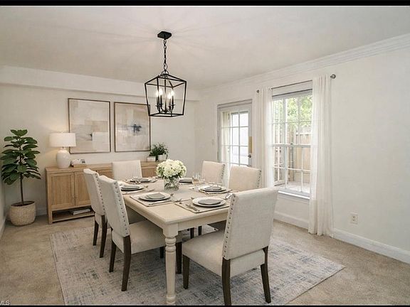 3rd image of 2831 E Tully Sq