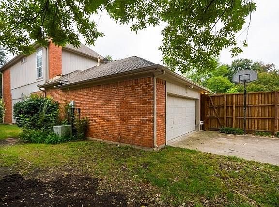 2nd image of 5909 Loch Lomond Dr