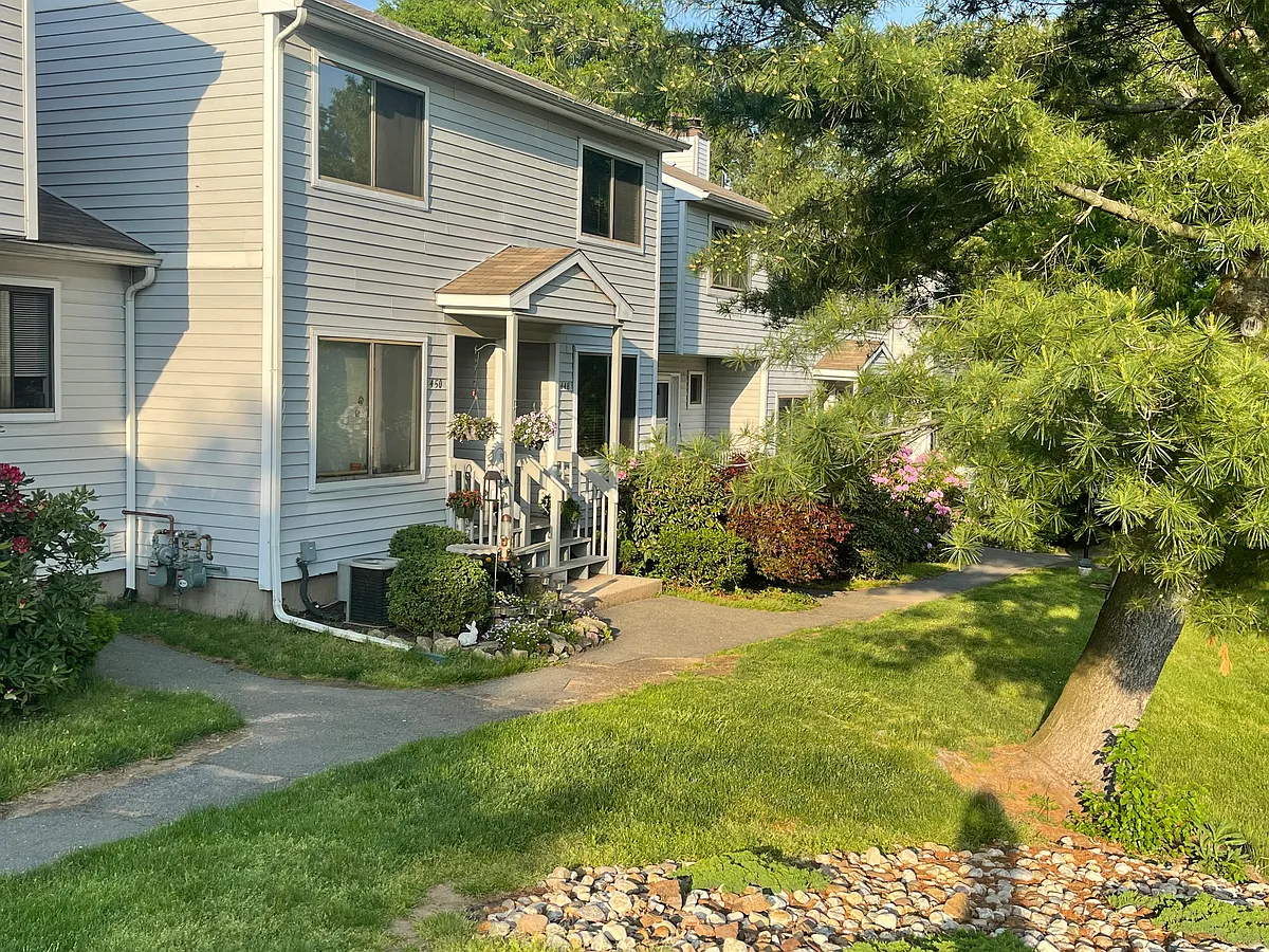 Building Photo - 448 Cypress Rd #448