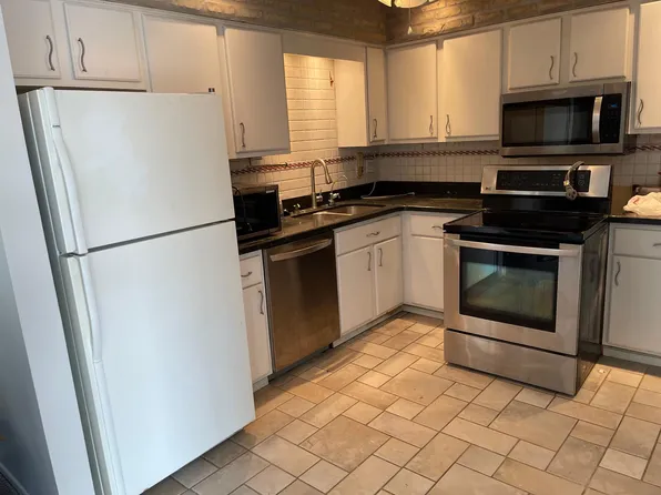 117 W Elk Trl APT 316, Carol Stream, IL 60188
