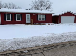 12521 Timber Ridge Dr, Pleasant Prairie, WI 53158