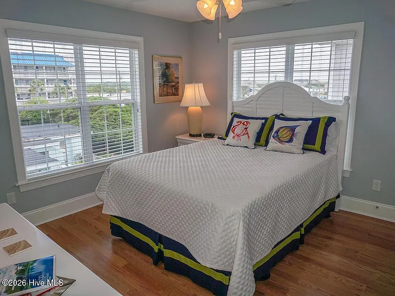 305 N Shore Dr — Photo 10