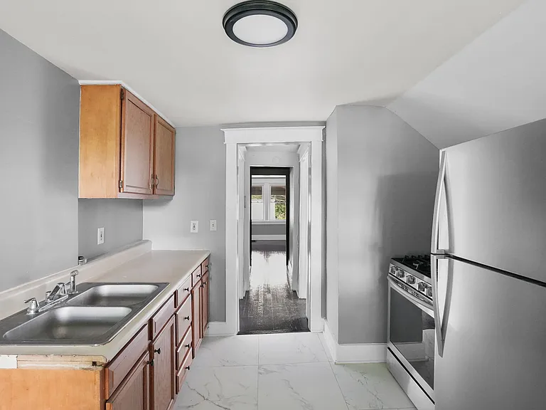 190 Saint Charles St #3 — Photo 8