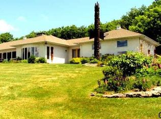 672 Round Hill Rd, Hensonville, NY 12439