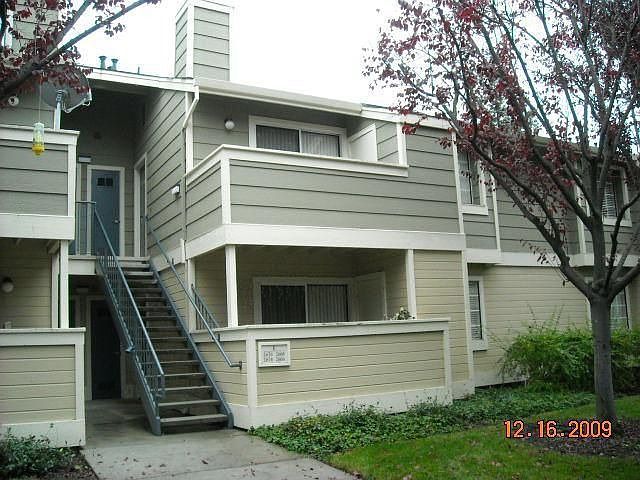 1st image of 2668 Somerset Park Cir