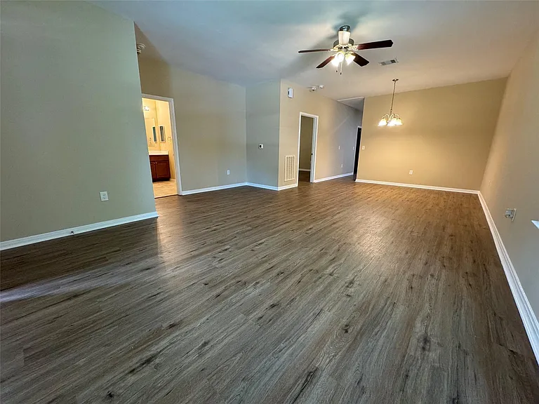 465 Lexington — Photo 8