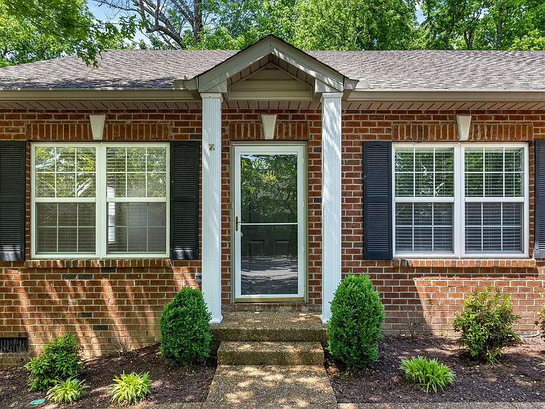 1311 Cashmere Dr — Photo 3