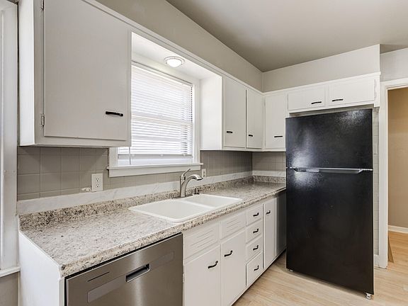 5th image of 4213 38th St