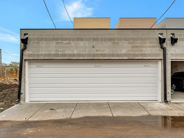 5019 S Indiana Ave — Photo 18