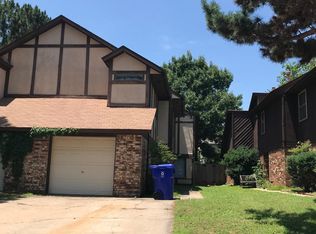 302 Town Park Rd, Norman, OK 73072