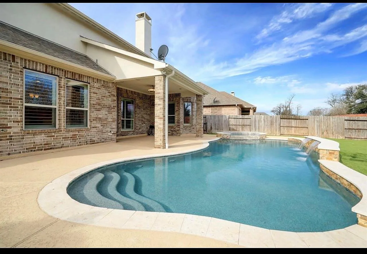 4 bed, 3.5 bath, 3510 sqft, $5,500 — Photo 2