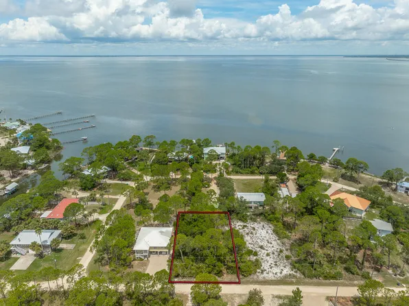 1019 Porter St, Eastpoint, FL 32328