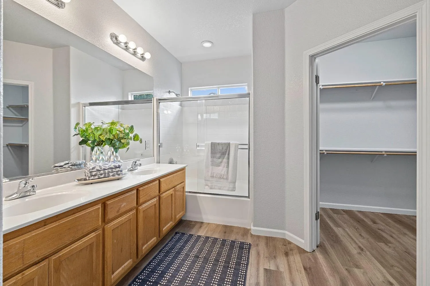 3 bed, 1578 sqft, $2,900 — Photo 2