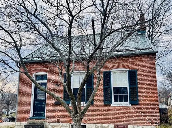 611 Elm St, Washington, MO 63090