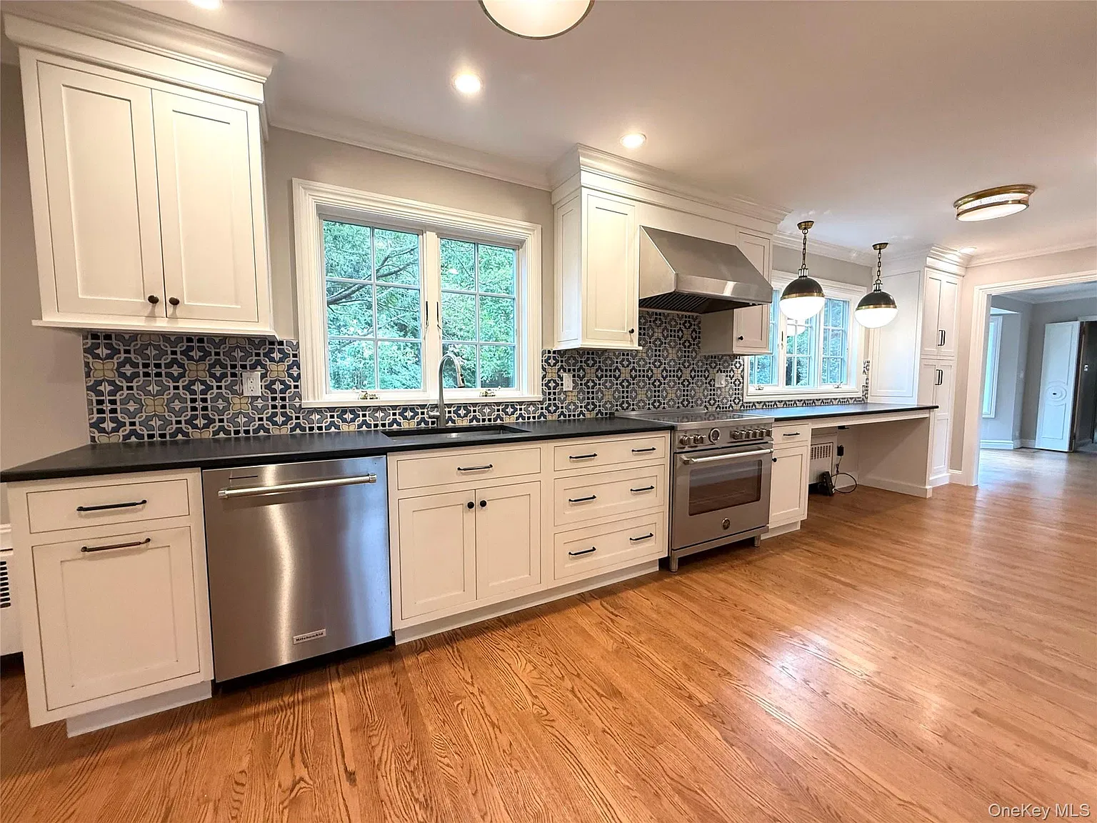 4 bed, 3.5 bath, $15,000 — Photo 4