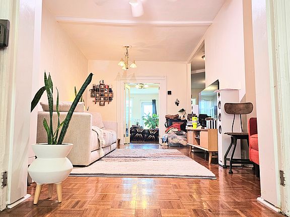 3rd image of 249 12th St #3