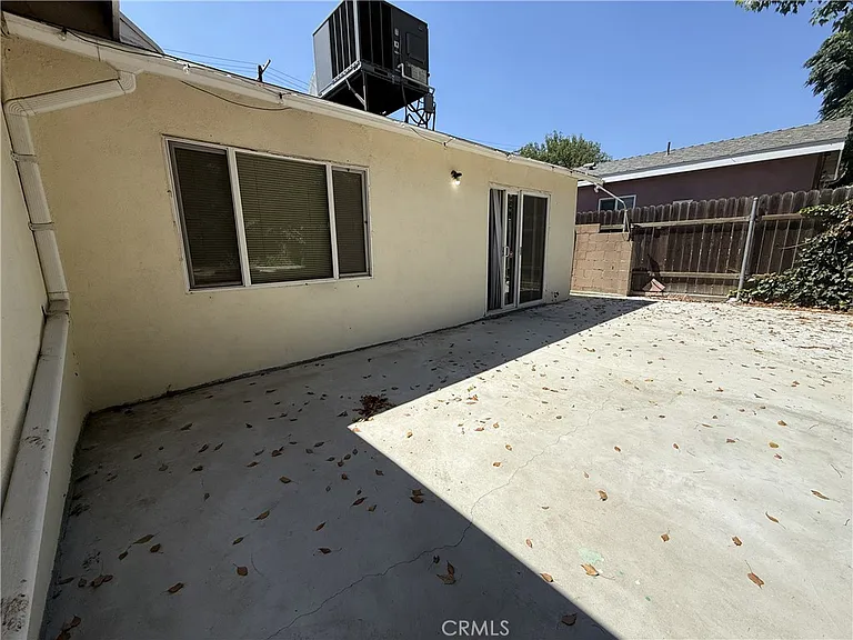 7322 Lindley Ave — Photo 17