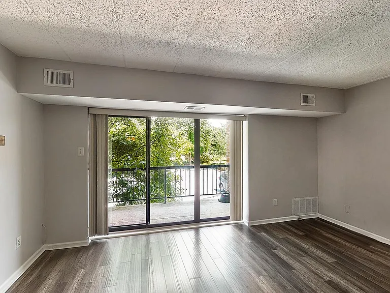 922 Washington Pl #22 — Photo 6
