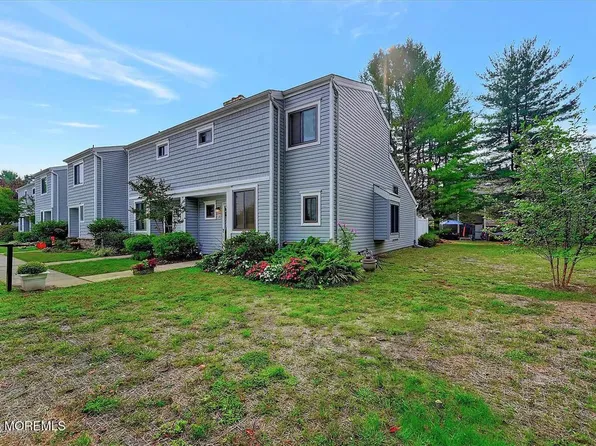 13 Helene Ct, Tinton Falls, NJ 07724
