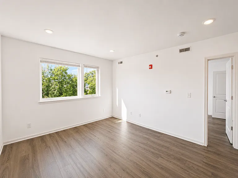 5261 Ridge Avenue — Photo 11