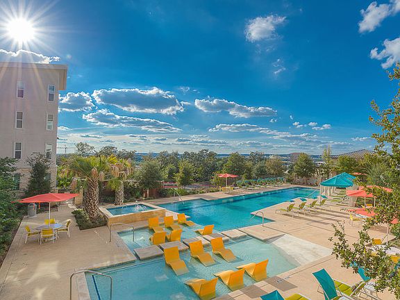 2nd image of 5602 Presidio Pkwy #1105
