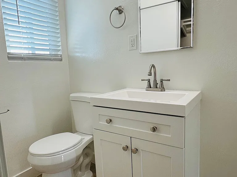 Kingston Apartments — Photo 11