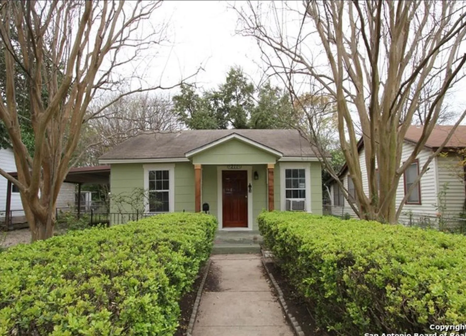 3 bed, 925 sqft, $1,400 — Photo 1