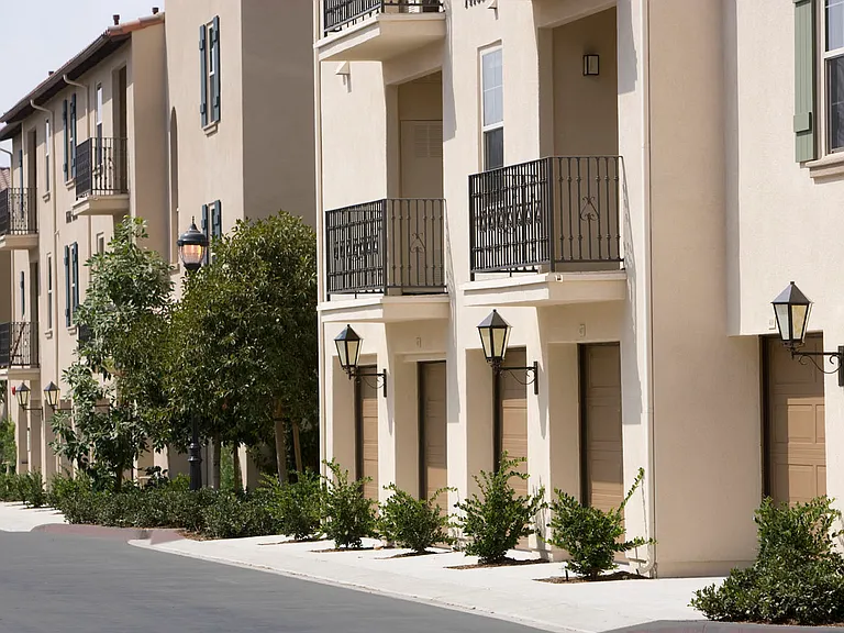 Esperanza Apartment Homes — Photo 12