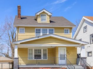 880 Selwyn Rd, Cleveland Heights, OH 44112