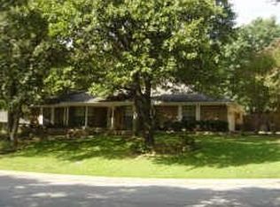 1716 Druid Ct, Fort Worth, TX 76112