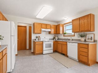 8364 Nuthatch Dr #4215826, Freeland, MI 48623