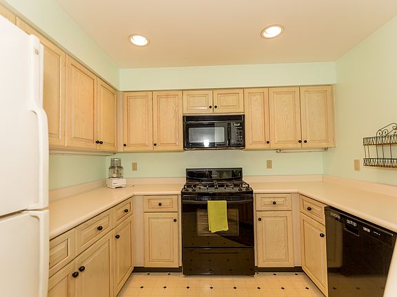 5th image of 101 Half Moon Bay Dr #101