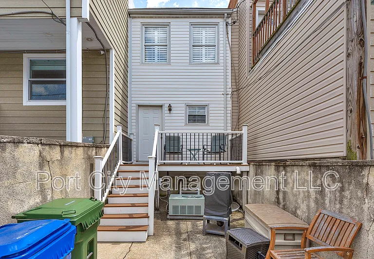 710 S East Ave — Photo 23