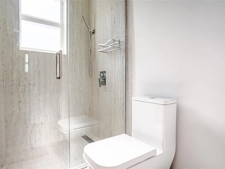 136 NE 46th St #3 — Photo 8