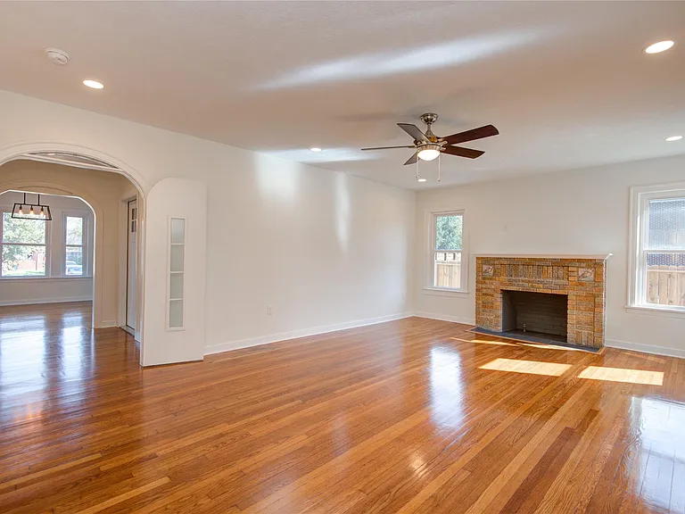 2208 Blodgett St #1 — Photo 15