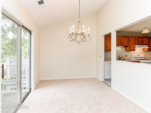 3rd image of 509 Loch Lomond Ln APT C