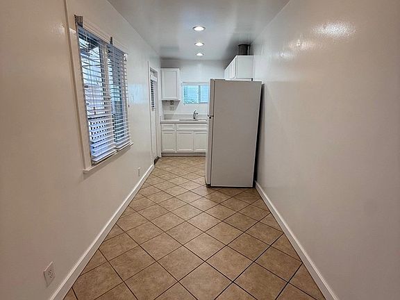 5th image of 1244 21st St APT C