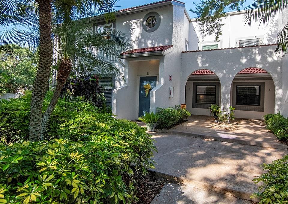 1st image of 484 SANTA CRUZ PLACE NE #H