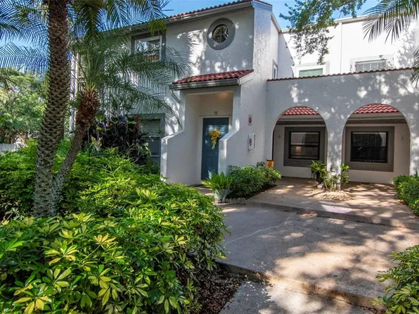 484 Santa Cruz Pl NE APT H, Saint Petersburg, FL 33703