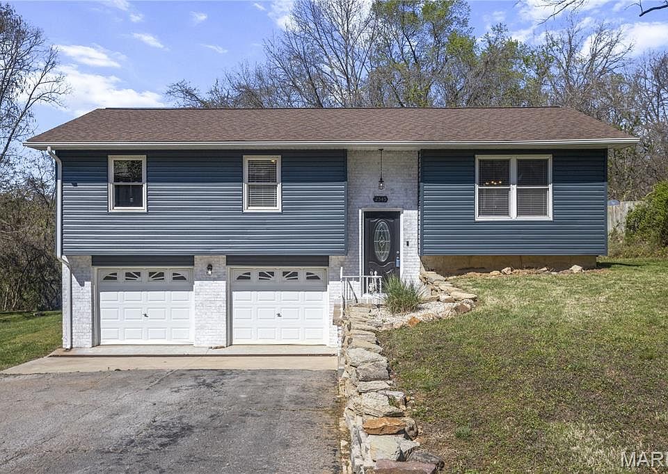 1st image of 2545 S Ridge Ln
