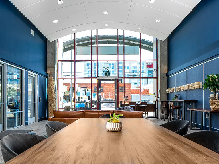 Aqua Via Apartments — Photo 3