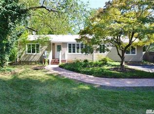 3 Ellington Dr, East Northport, NY 11731