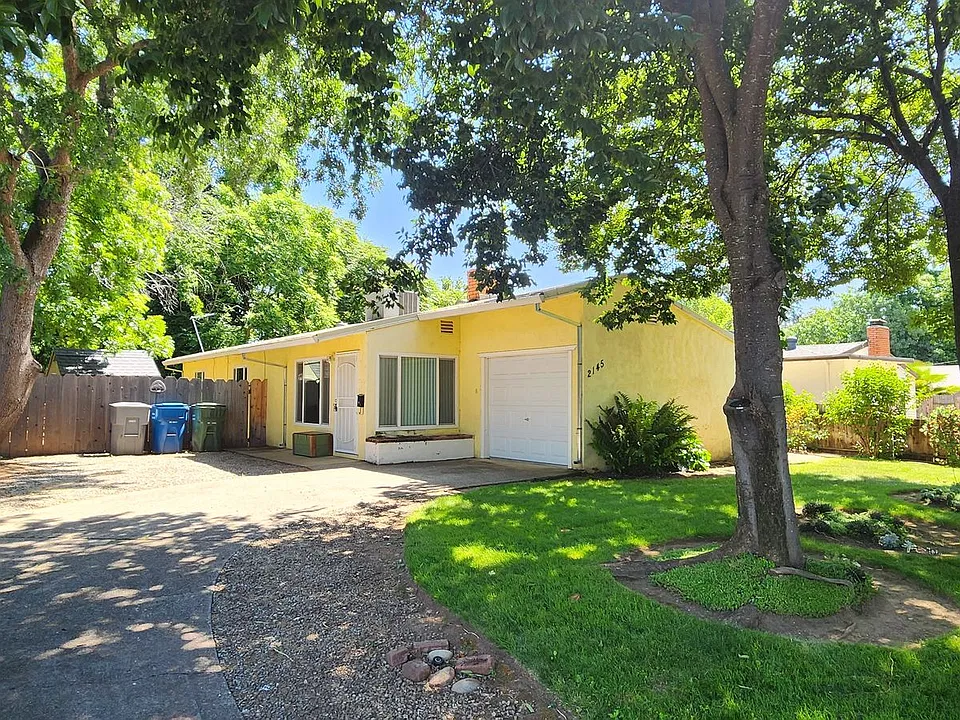 2145 Paris Ave