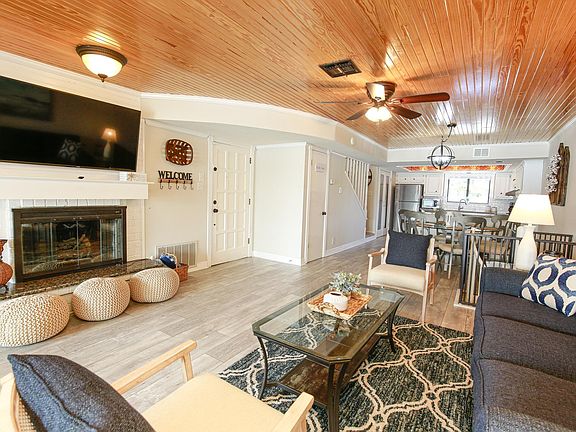 5th image of 109 Island Dr #B