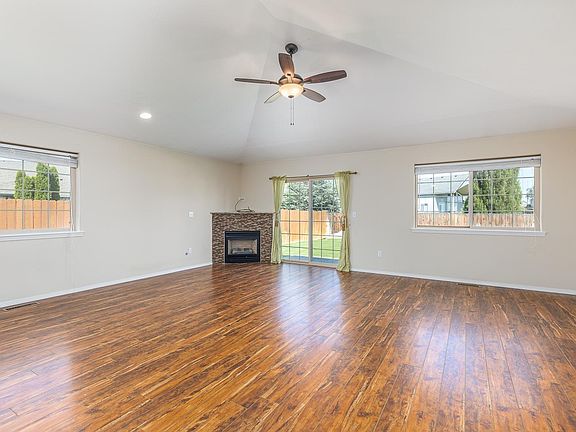 5th image of 1523 Diamond Dr
