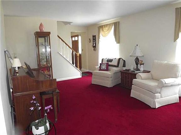 2nd image of 480 Parkridge Dr